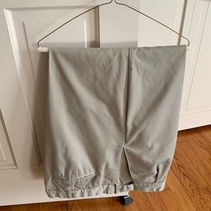 Men’s Wrangler perfect fit pants.